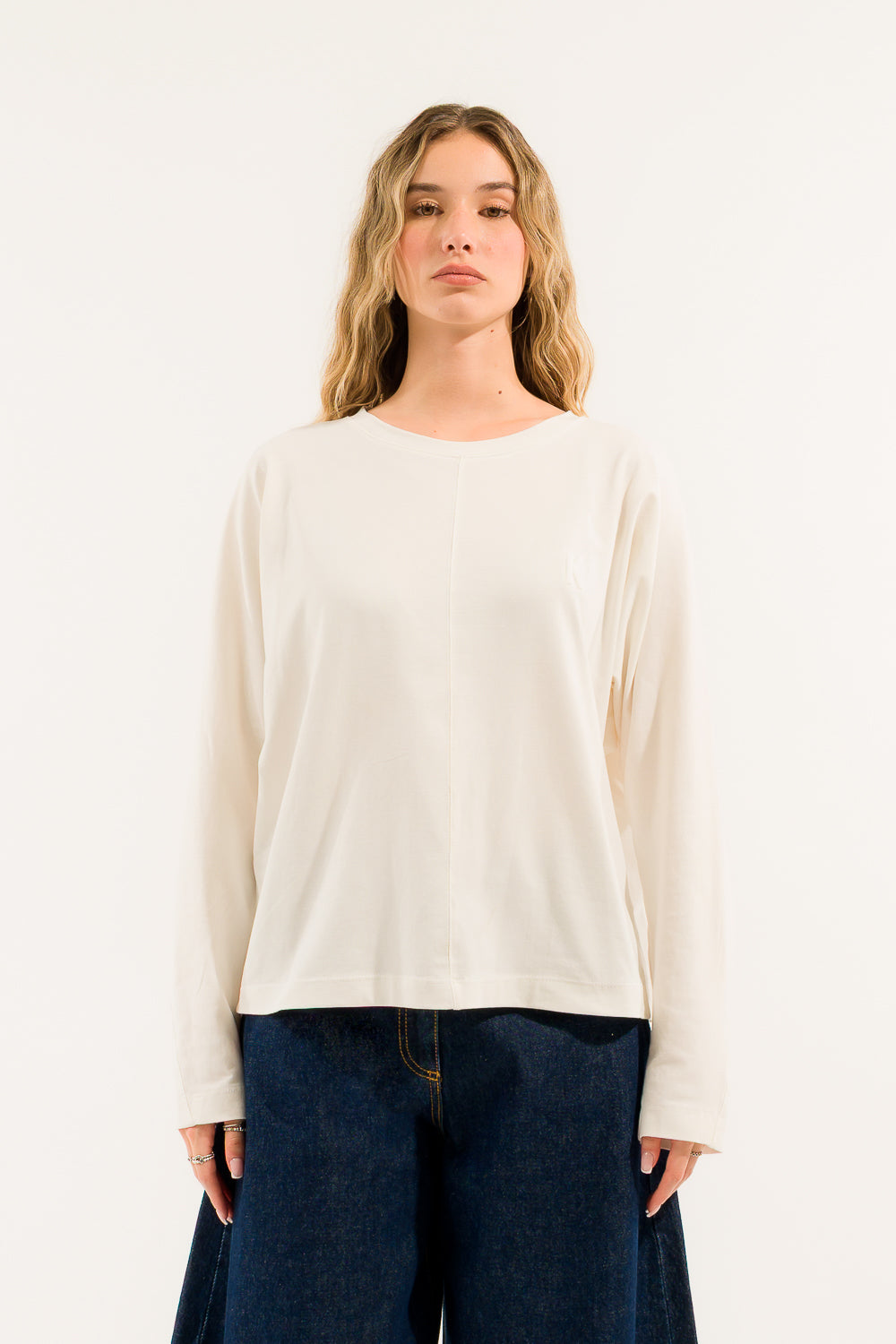 T-SHIRT OVER