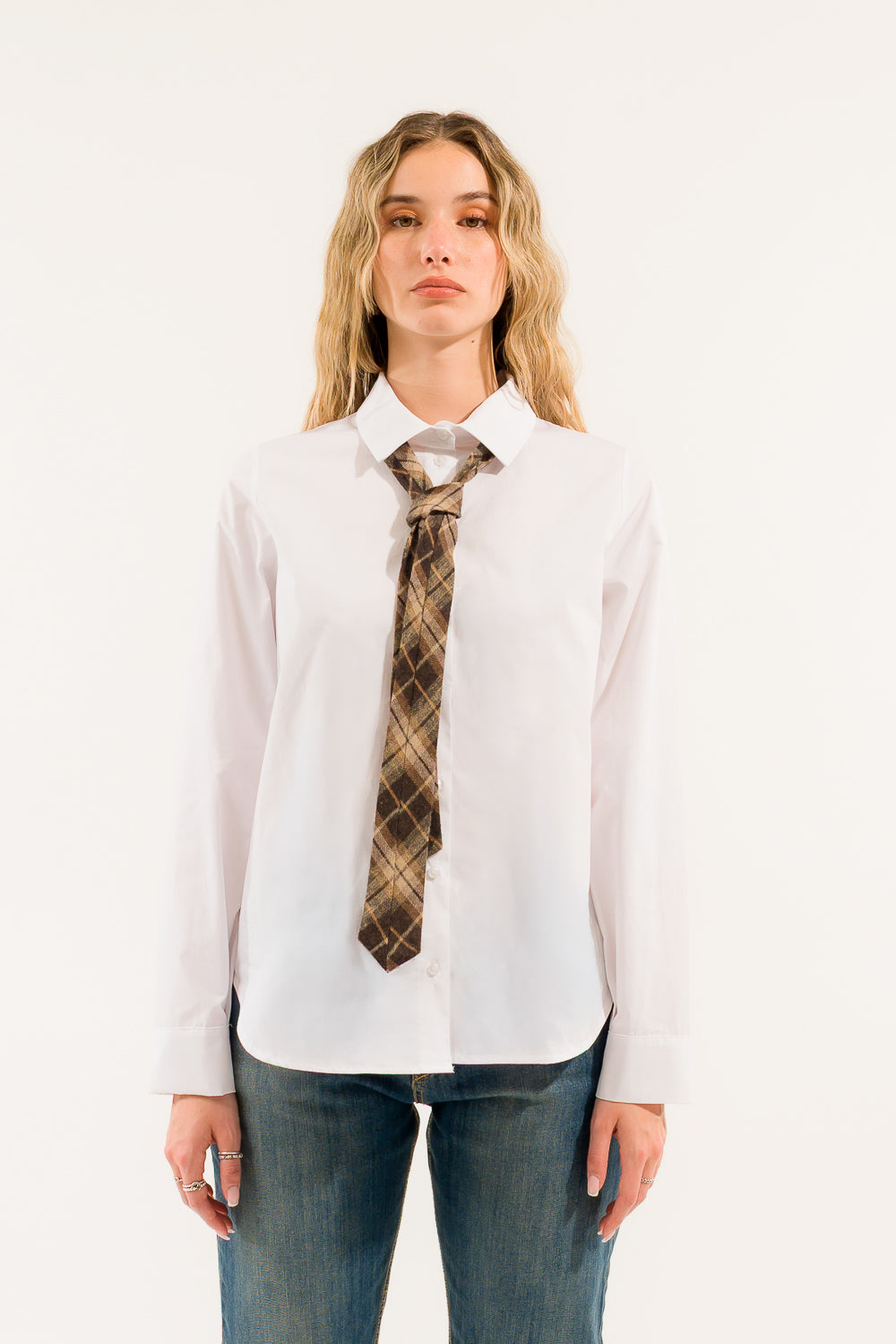 CAMICIA CRAVATTA E RICAMO